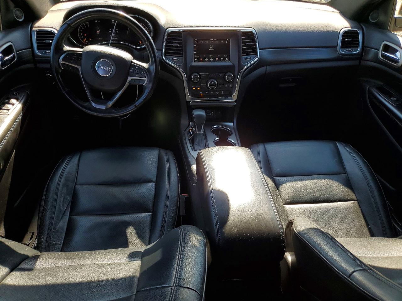 2019 JEEP GRAND CHEROKEE LAREDO 4X2