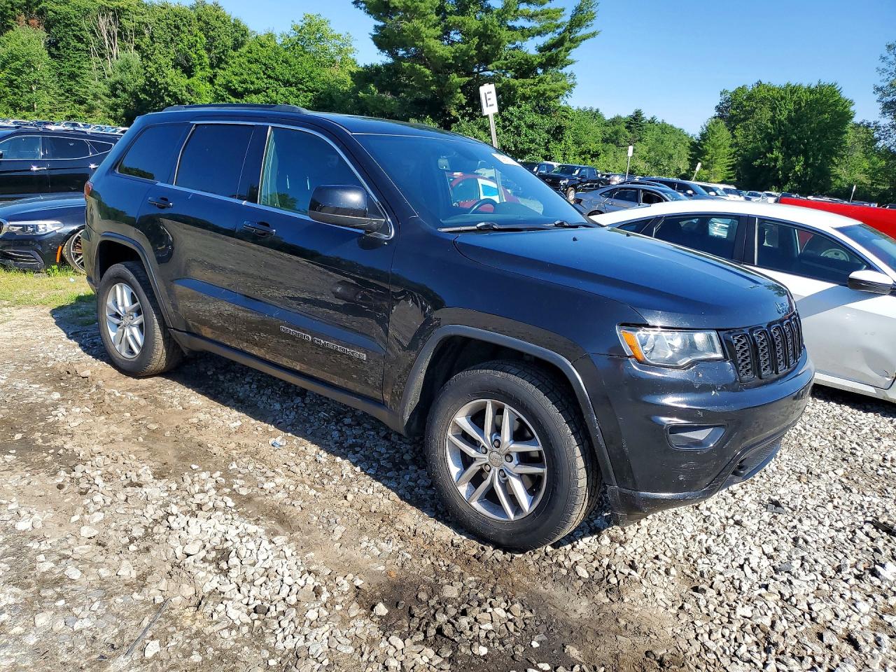 2019 JEEP GRAND CHEROKEE LAREDO 4X2