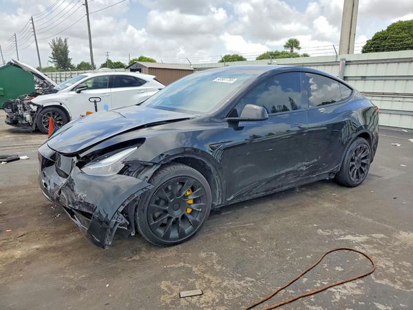 2024 TESLA MODEL Y
