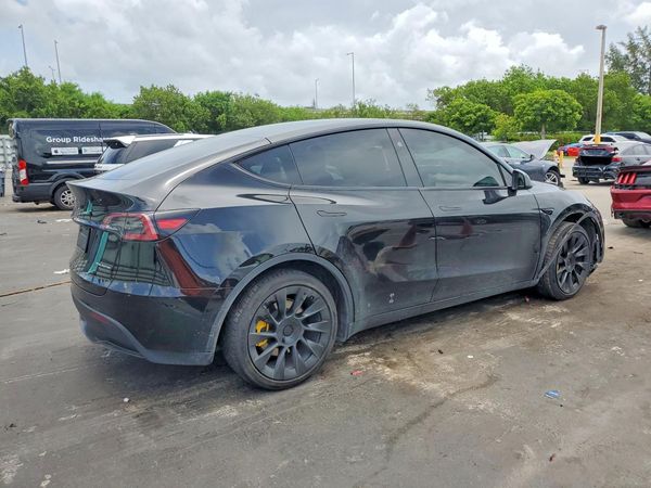 2024 TESLA MODEL Y