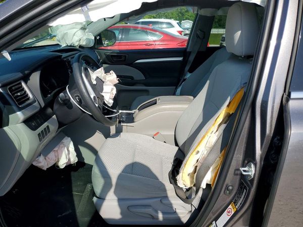 2019 TOYOTA HIGHLANDER LE
