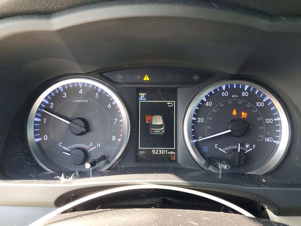 2019 TOYOTA HIGHLANDER LE