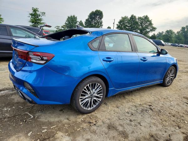2022 KIA FORTE GT Line