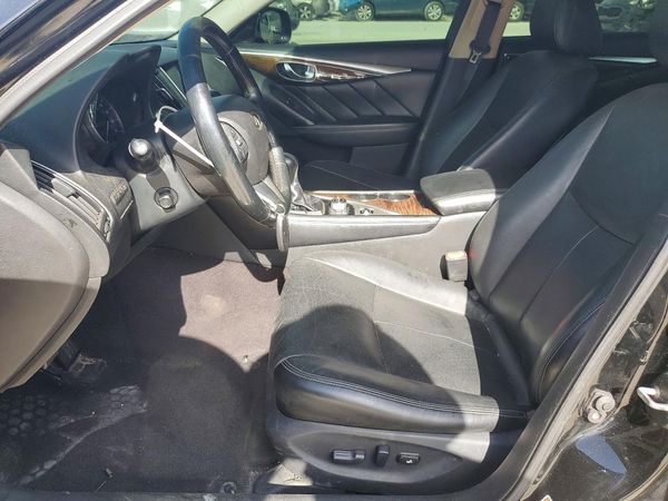 2016 INFINITI Q50