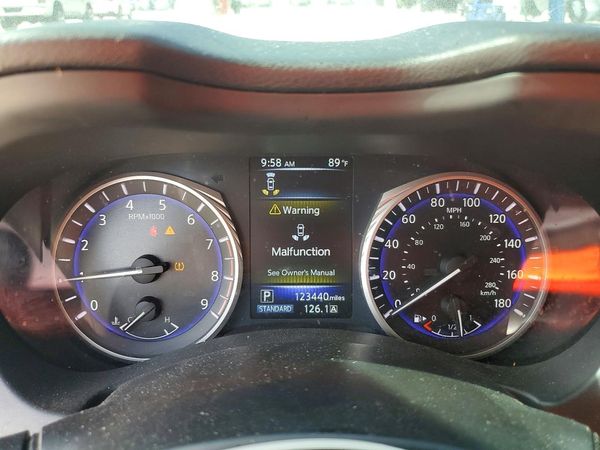 2016 INFINITI Q50