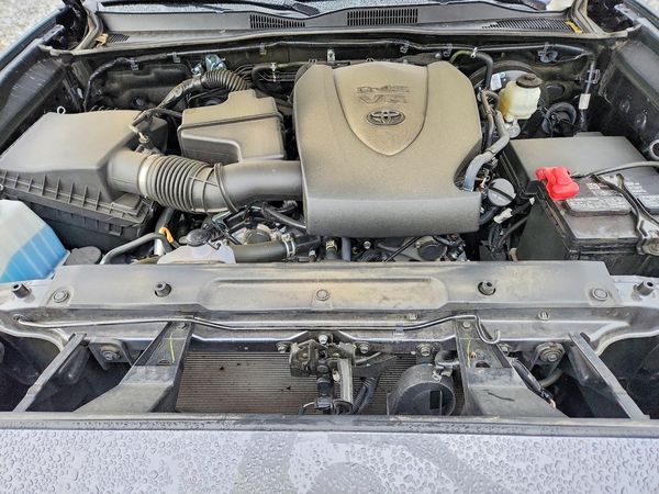 2022 TOYOTA TACOMA SR5