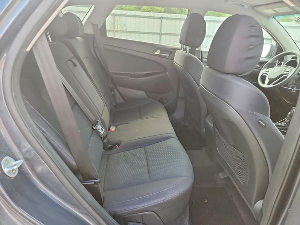 2019 HYUNDAI TUCSON SE