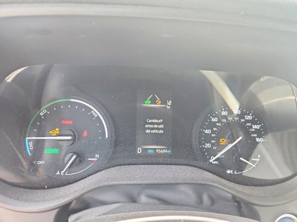 2022 TOYOTA SIENNA XSE