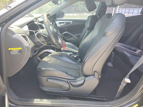 2013 HYUNDAI VELOSTER — DENT