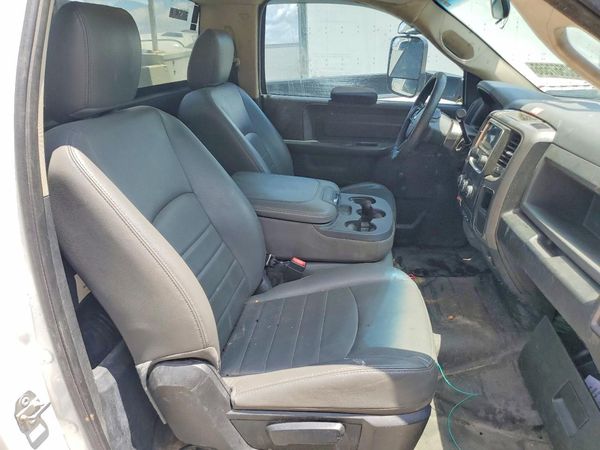 2016 RAM 5500 REG CAB CHASSIS