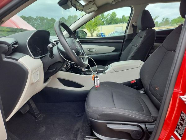2023 HYUNDAI TUCSON SE