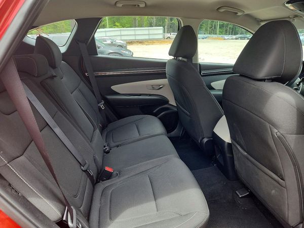 2023 HYUNDAI TUCSON SE