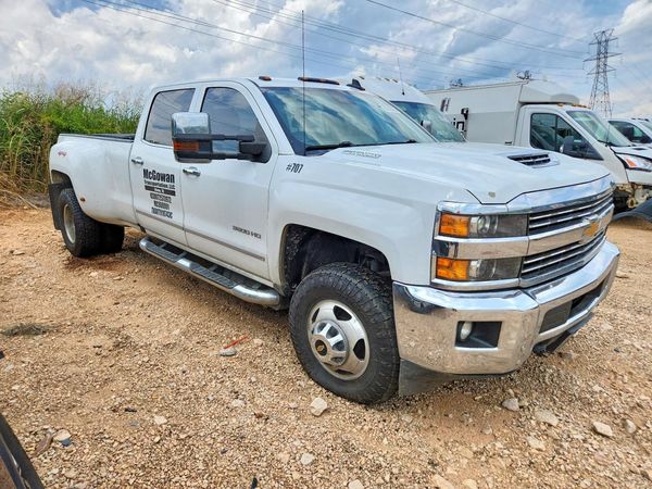 2019 CHEVROLET SILVERADO LTZ — Passenger 3/4