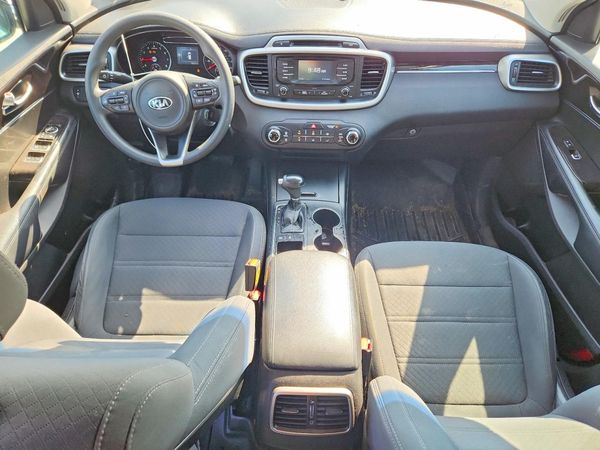 2017 KIA SORENTO L, LX