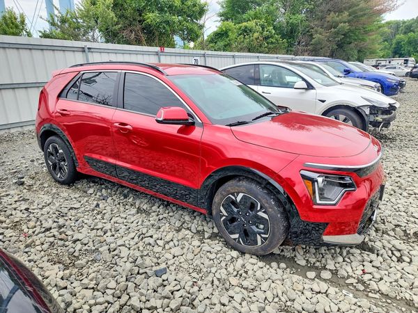 2025 KIA NIRO