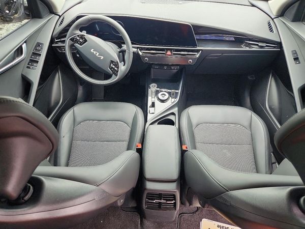 2025 KIA NIRO