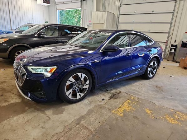 2022 AUDI E-TRON quattro Premium