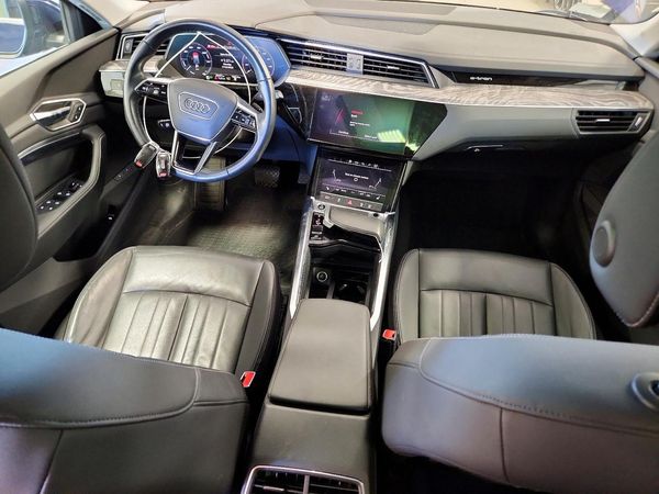 2022 AUDI E-TRON quattro Premium
