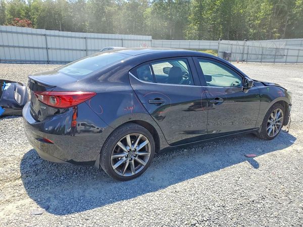 2018 MAZDA 3 Touring