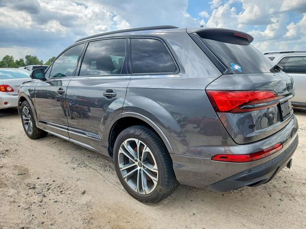 2025 AUDI Q7 quattro Premium Plus