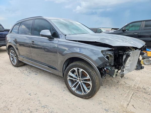 2025 AUDI Q7 quattro Premium Plus