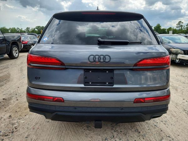 2025 AUDI Q7 quattro Premium Plus