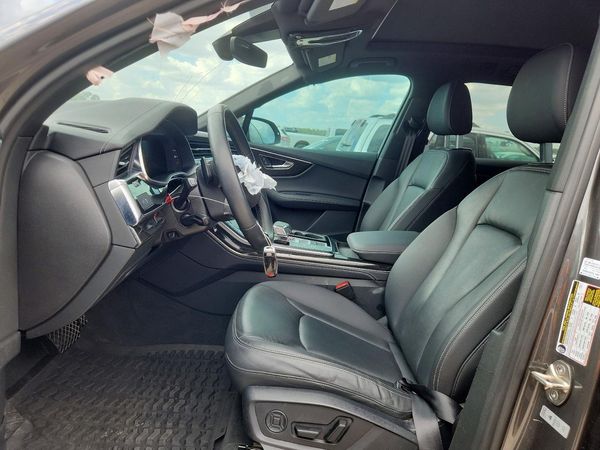2025 AUDI Q7 quattro Premium Plus