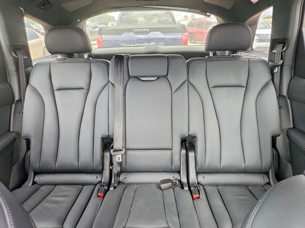 2025 AUDI Q7 quattro Premium Plus