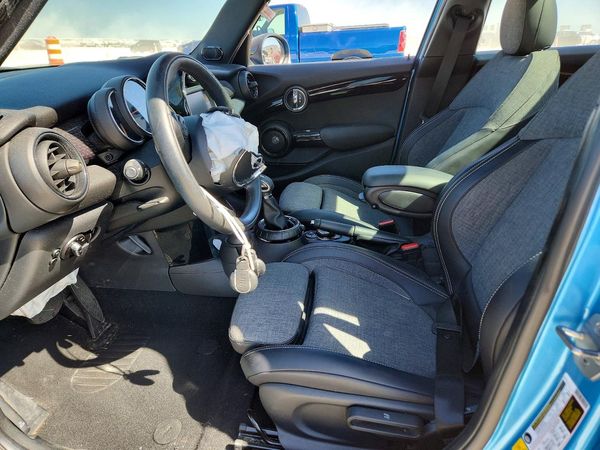 2017 MINI COOPER