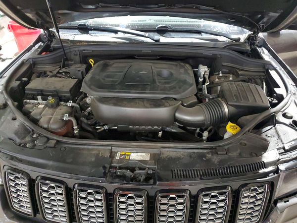 2020 JEEP GRAND CHEROKEE LAREDO 4X4