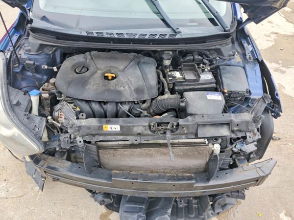 2013 HYUNDAI ELANTRA