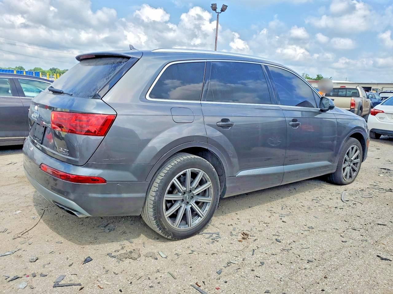 2018 AUDI Q7 quattro Premium Plus