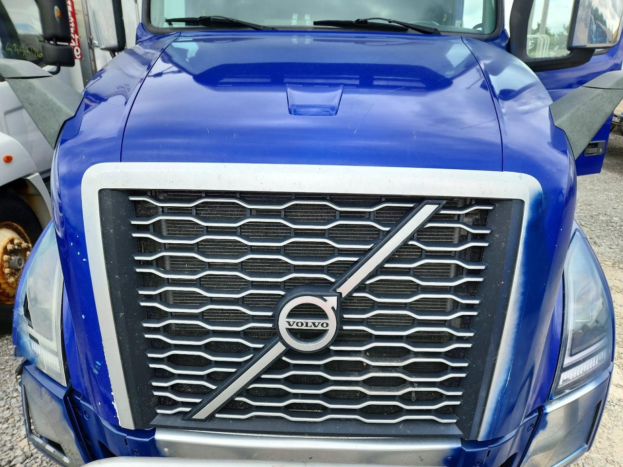 2020 VOLVO VN
