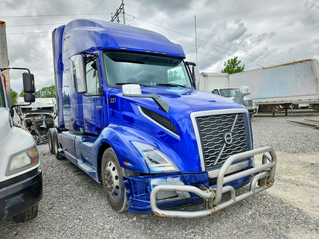 2020 VOLVO VN