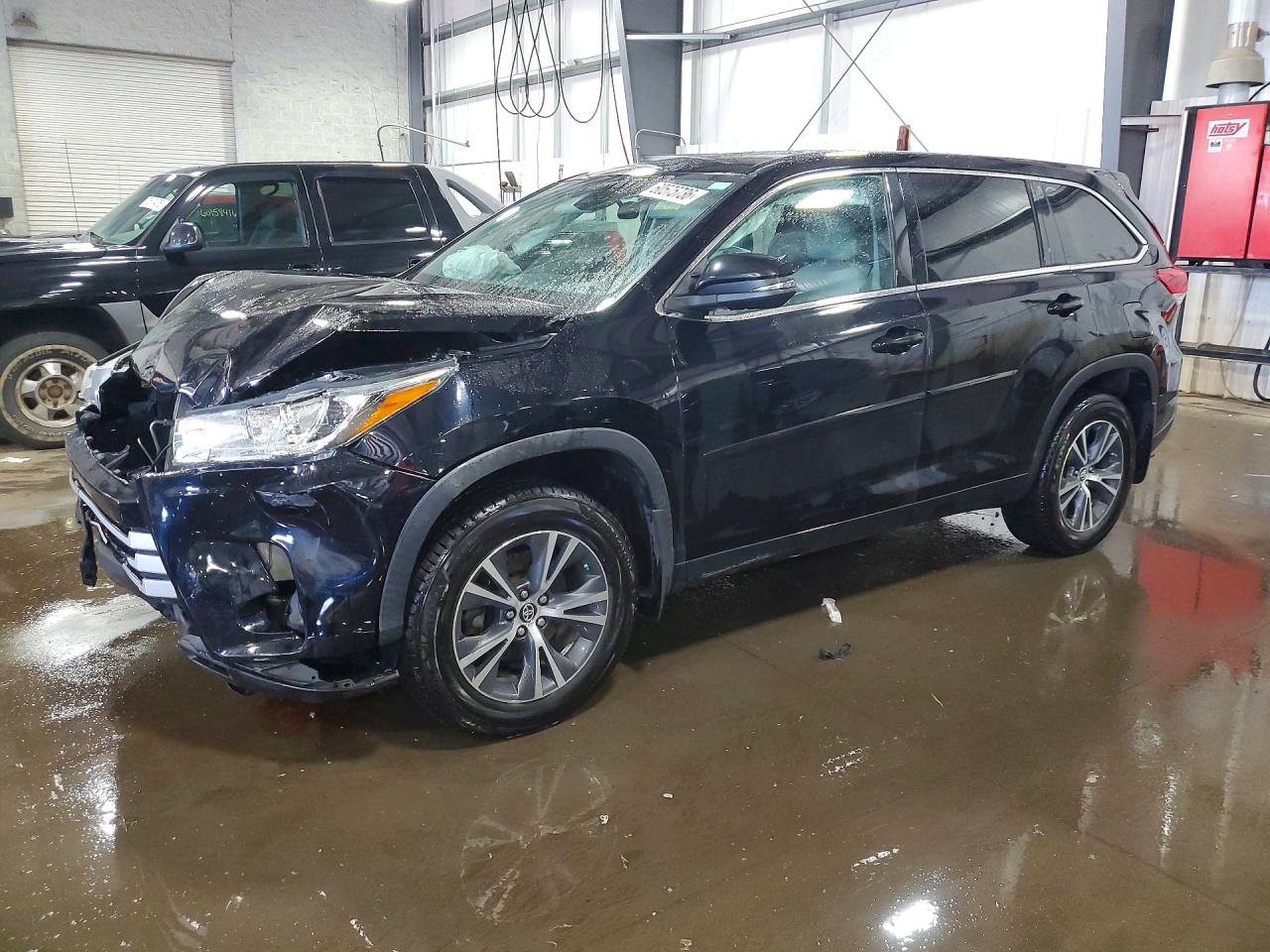 2018 TOYOTA HIGHLANDER LE/LE Plus