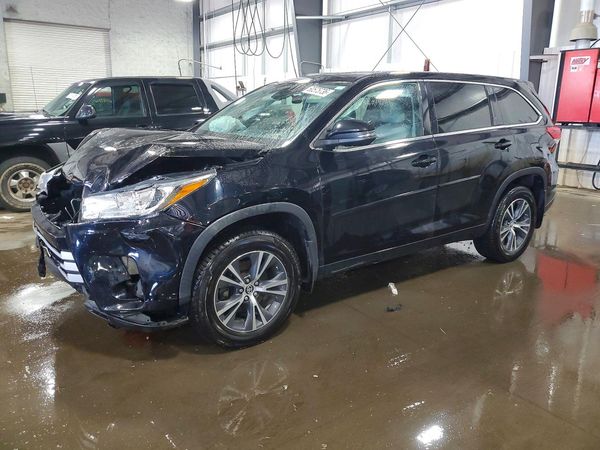 2018 TOYOTA HIGHLANDER LE/LE Plus