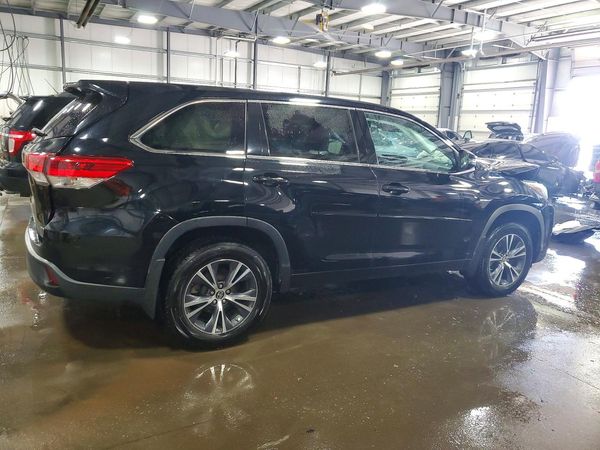 2018 TOYOTA HIGHLANDER LE/LE Plus