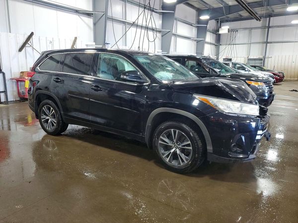2018 TOYOTA HIGHLANDER LE/LE Plus