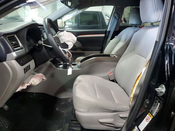 2018 TOYOTA HIGHLANDER LE/LE Plus