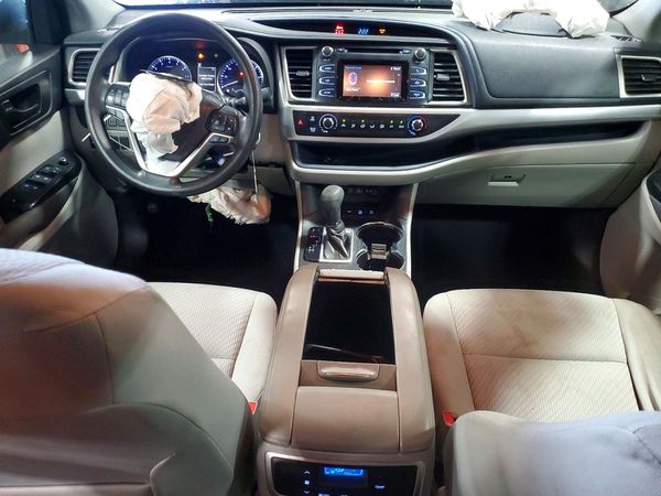 2018 TOYOTA HIGHLANDER LE/LE Plus