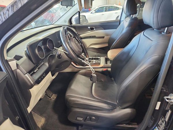 2022 KIA CARNIVAL LX, LX Seat Package
