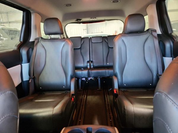 2022 KIA CARNIVAL LX, LX Seat Package