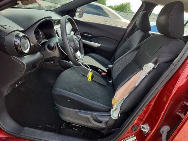 2020 NISSAN KICKS — DENT
