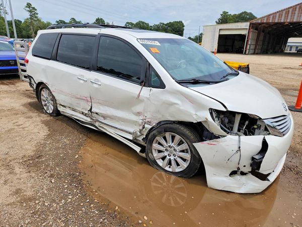2014 TOYOTA SIENNA