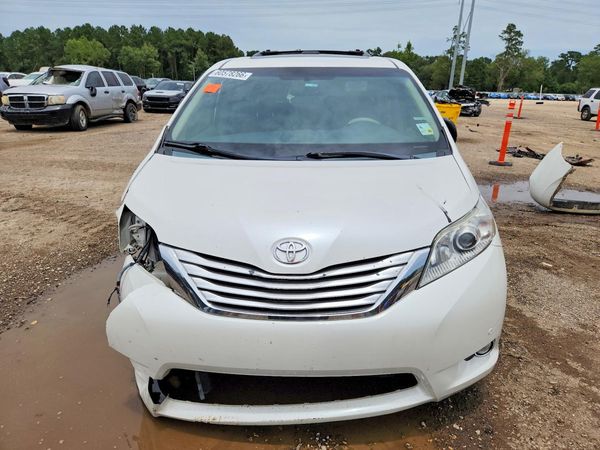 2014 TOYOTA SIENNA
