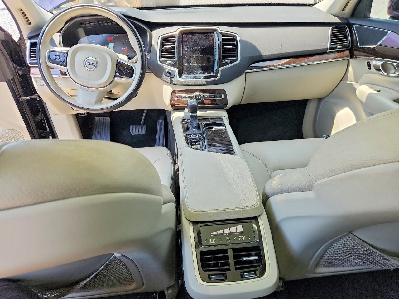 2016 VOLVO XC90 SV42 Momentum