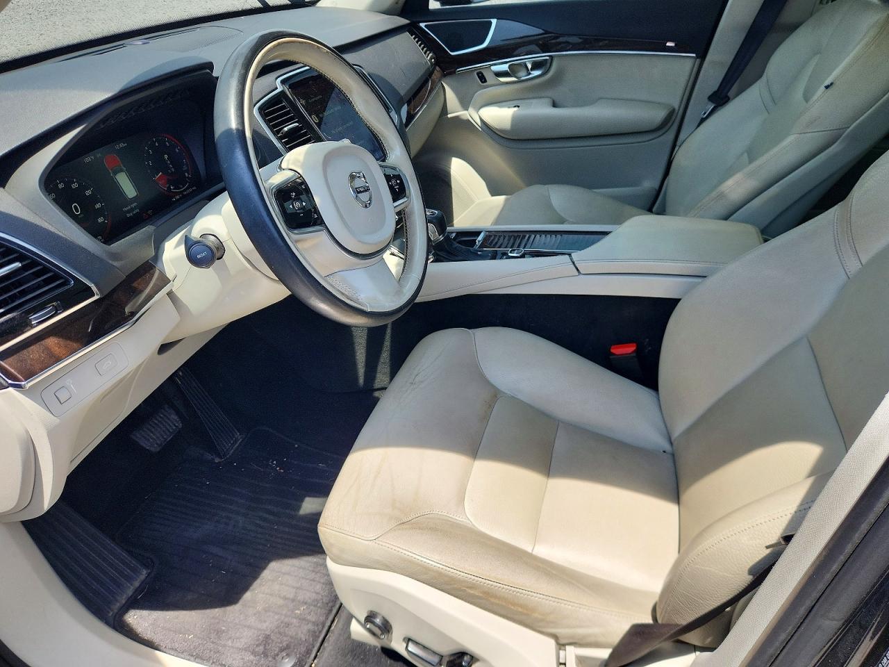 2016 VOLVO XC90 SV42 Momentum