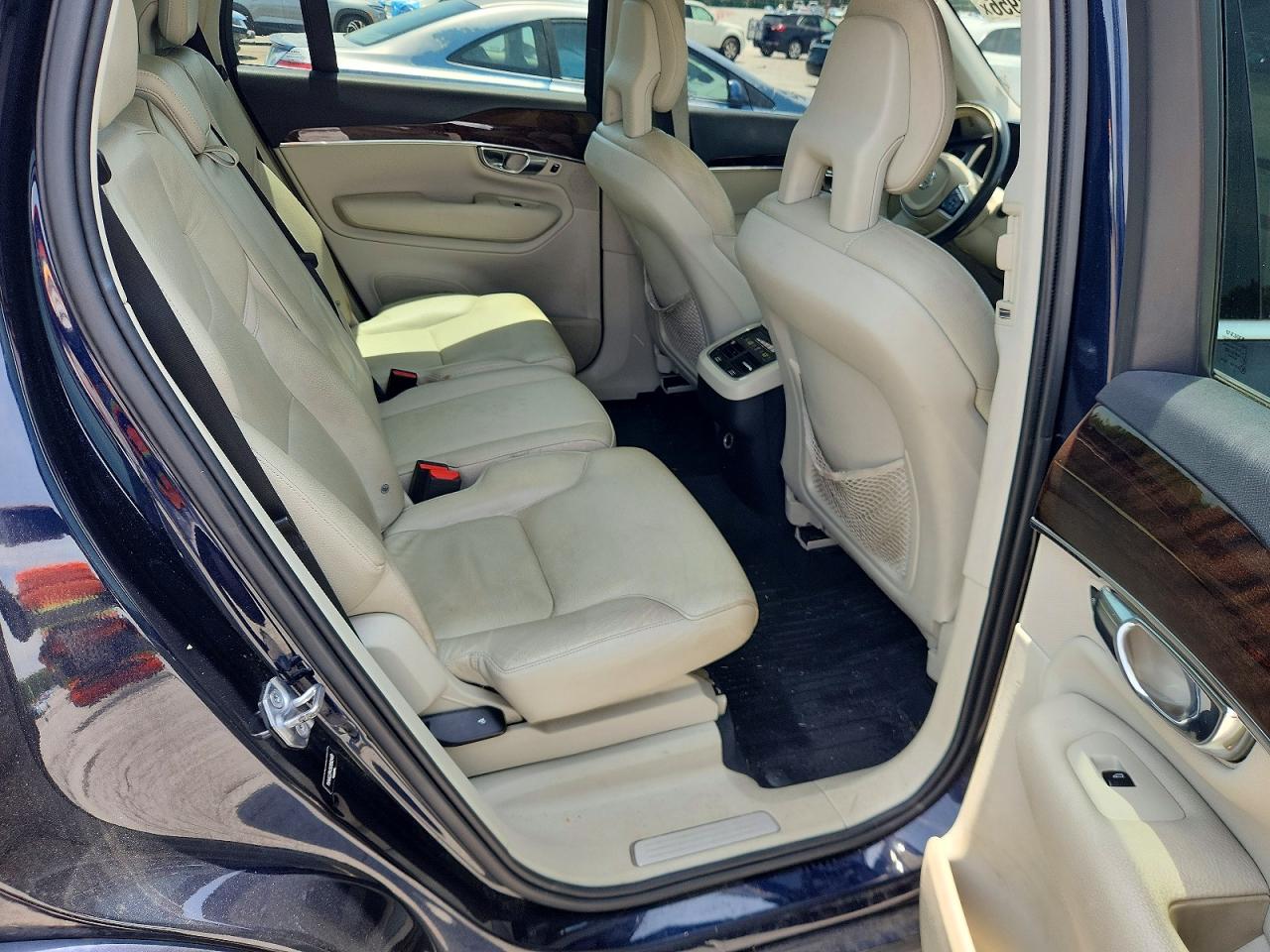 2016 VOLVO XC90 SV42 Momentum