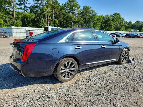 2013 CADILLAC XTS Luxury