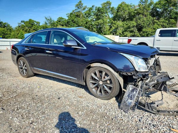2013 CADILLAC XTS Luxury